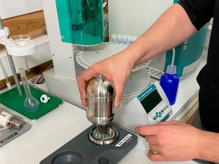 Bois énergie et paillage : un laboratoire au cœur de la qualité en Auvergne-Rhône-Alpes