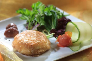Chèvre rôti aux amandes et farine de châtaigne