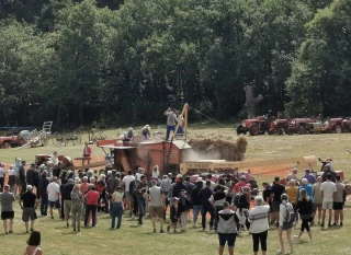 À Pranles, la fête bat son grain !