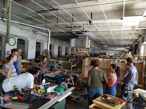 Le développement d’un atelier associatif bois à Chirols