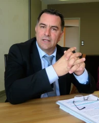 Laurent Ughetto interpelle le gouvernement et propose l’aide du Département 