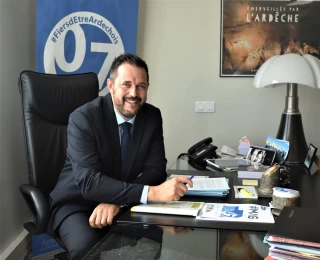 Travailler 10 heures pour toucher le RSA, la proposition d'Olivier Amrane