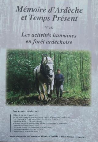 Comment s'entremêlent activités humaines en forêt ardéchoise, d’une page à l’autre