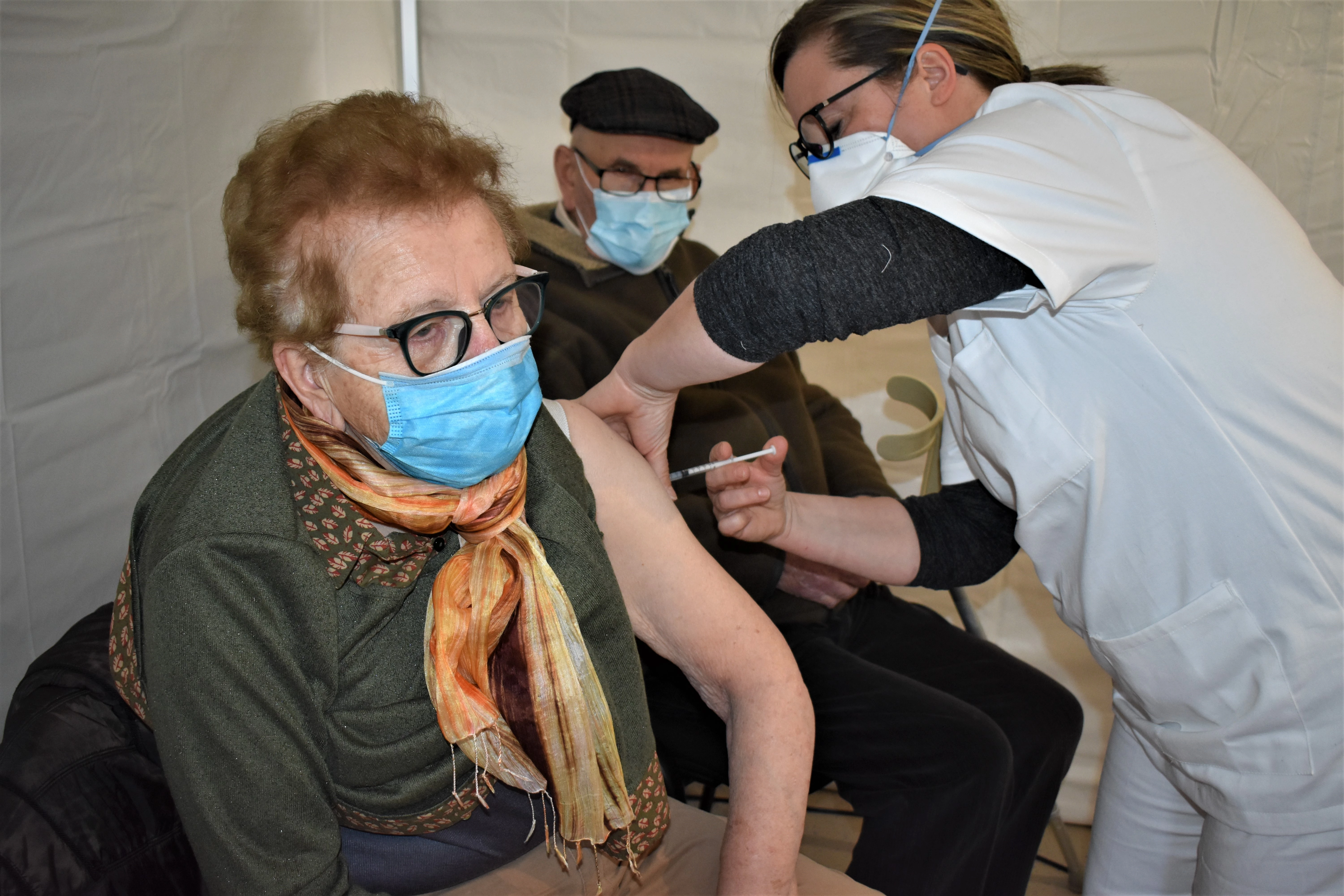Solange et Roger Laurent, habitants de Coucouron, ont pu se faire vacciner dans leur village.