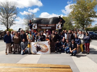 Le syndicat ardéchois de la race Aubrac en visite dans l’Aveyron !