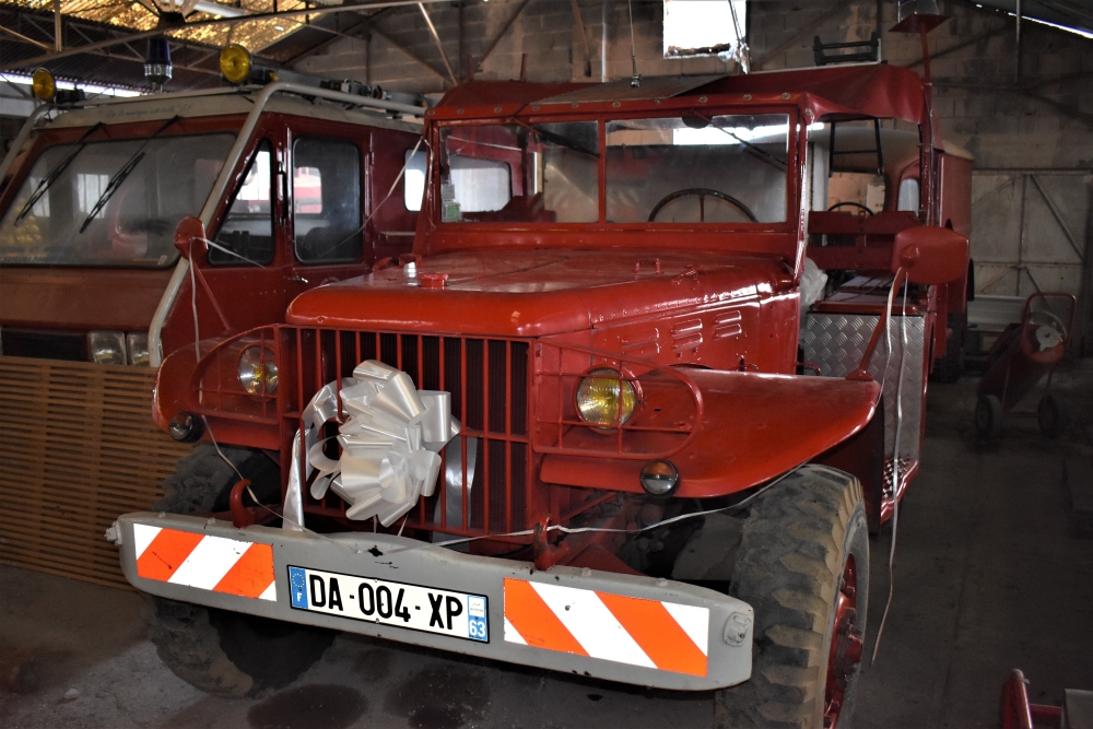 Cet ancien Dodge datant des années 1942-1945 a récemment servi de carrosse lors d'un mariage d'un membre de l'amicale des sapeurs-pompiers de Cruas.